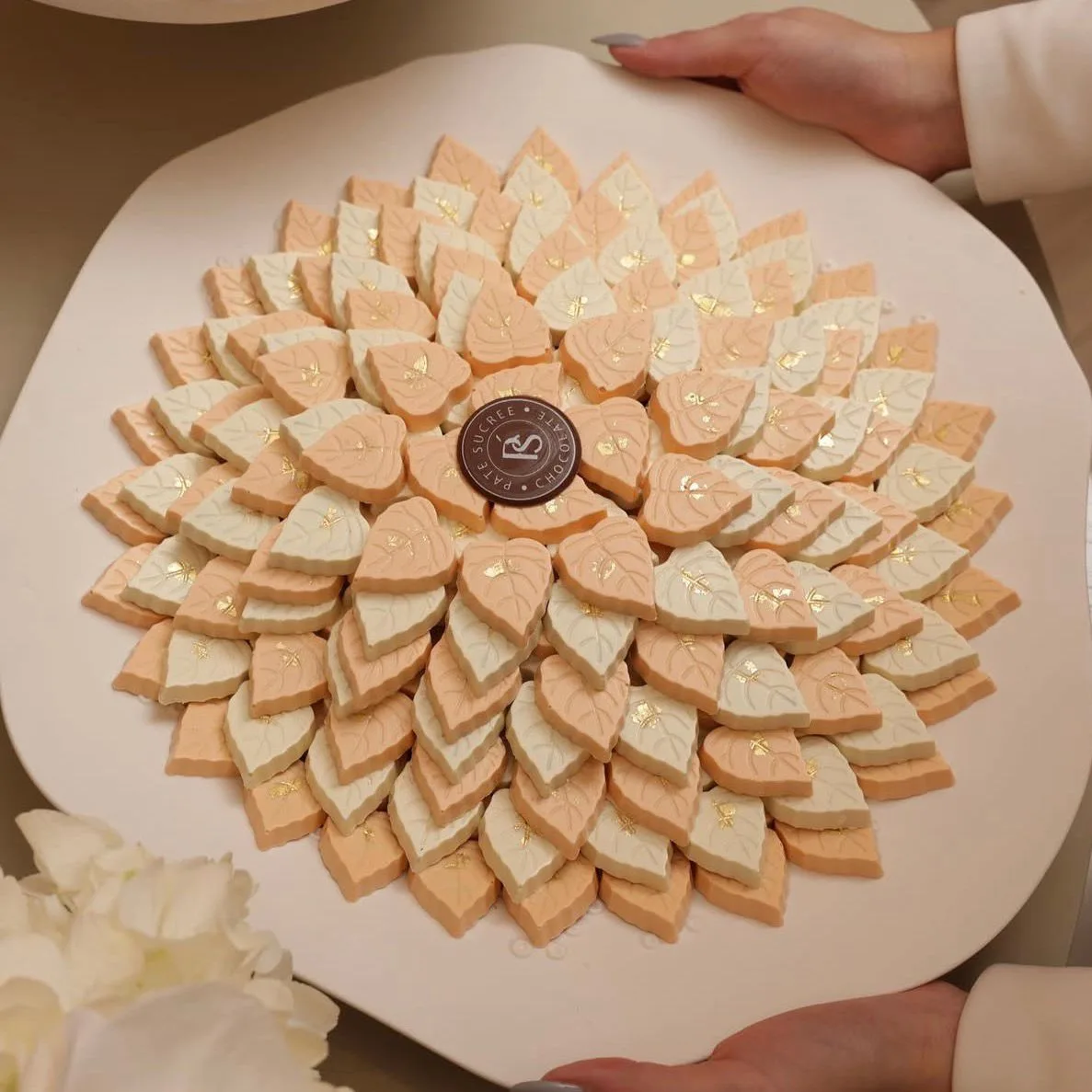 Leaves chocolate