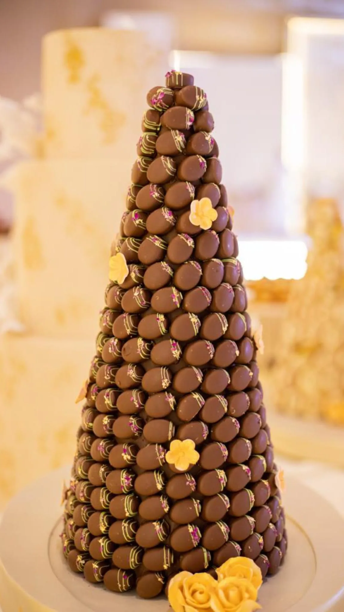 HAZELNUT CRISPY CHOCOLATE TOWER
