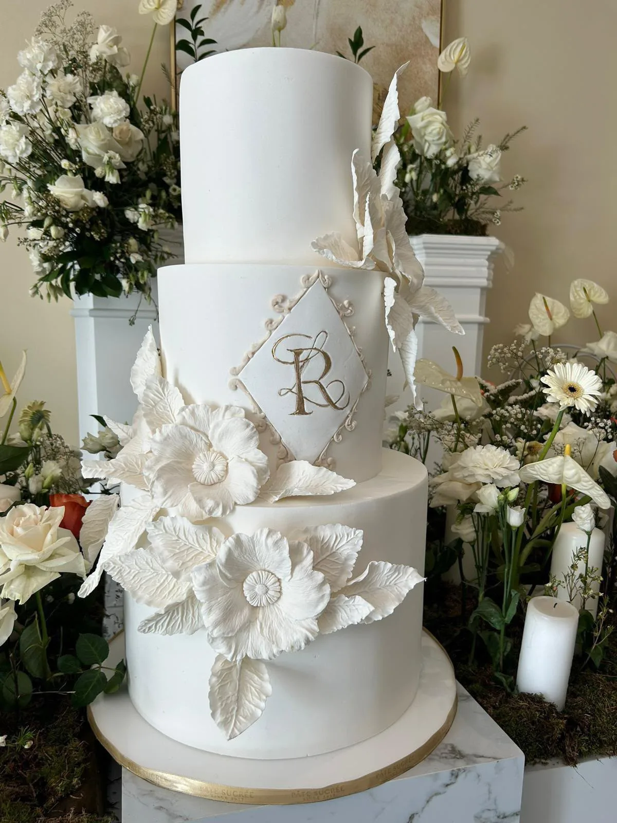 WEEDING  3 LAYER CAKE