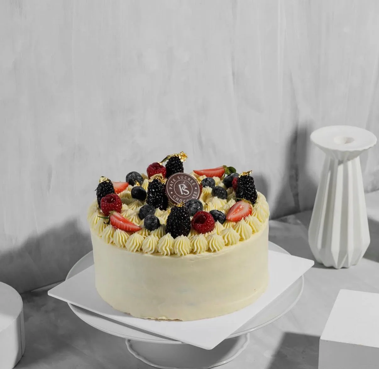 summer cake round