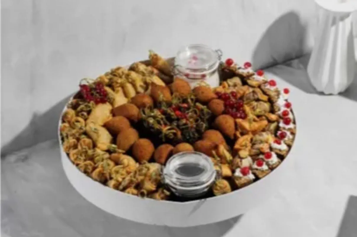 round traditional mezza