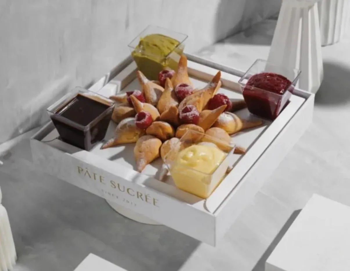Profiterole flowers