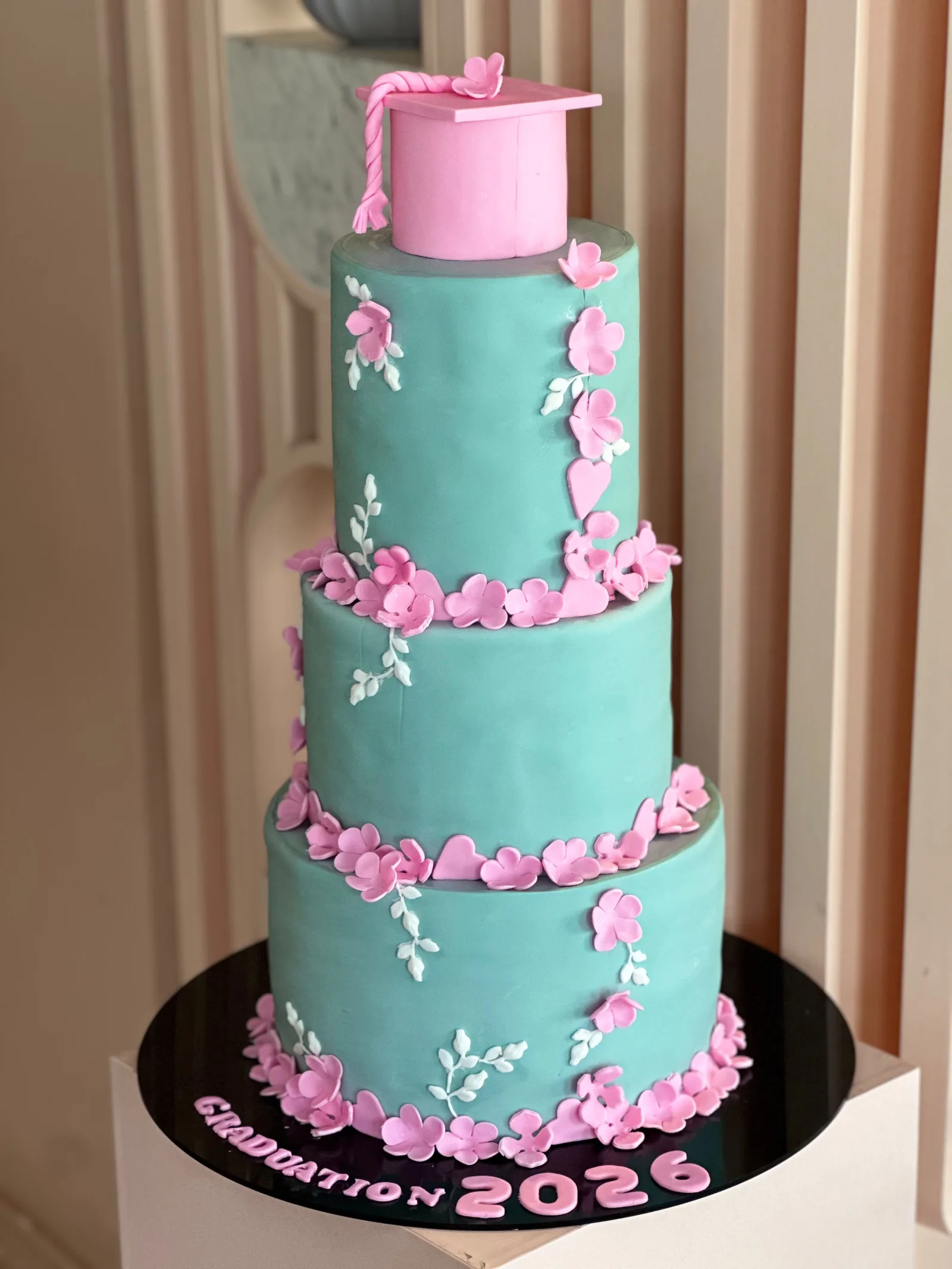 GRADUATION CAKE 3 LAYER
