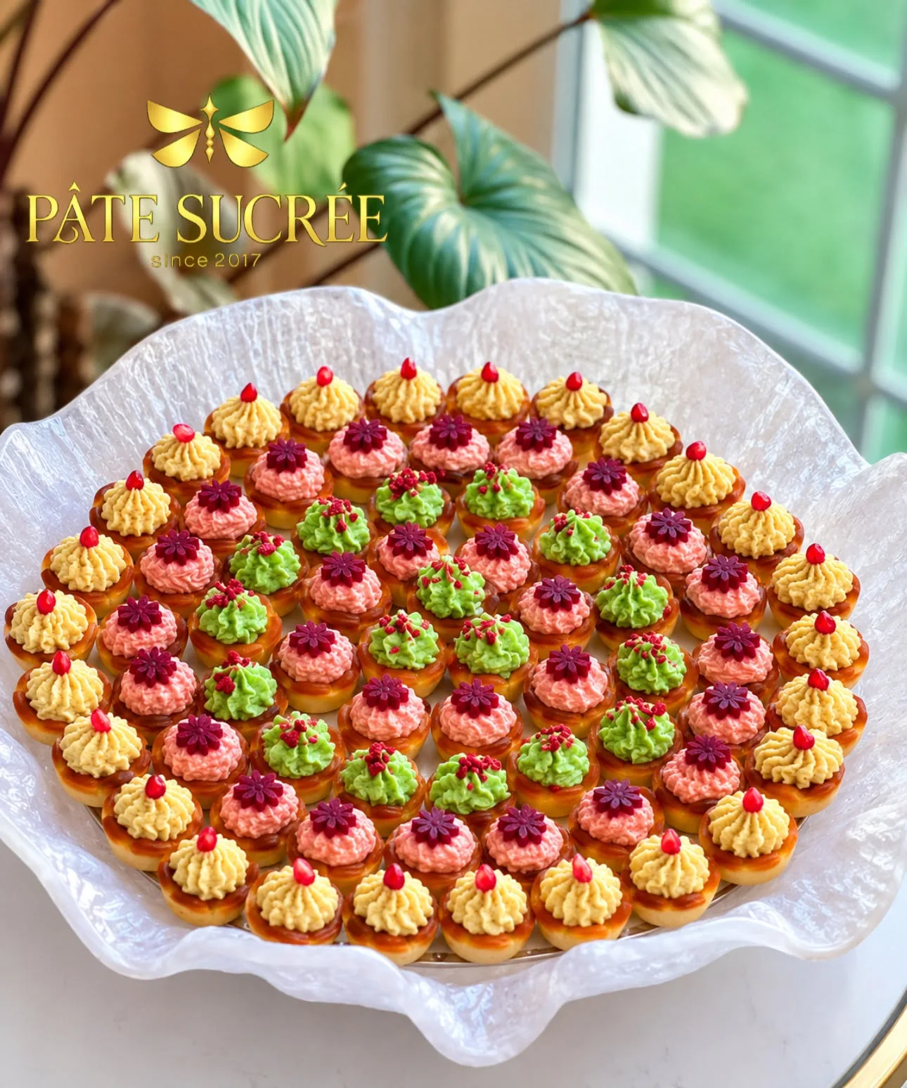 FLOWER BUN CANAPES