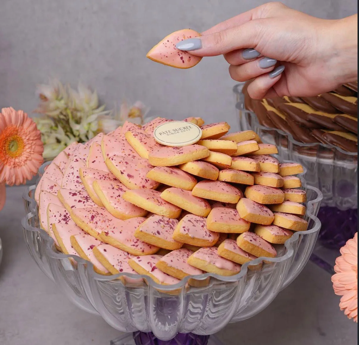 Drops petit four
